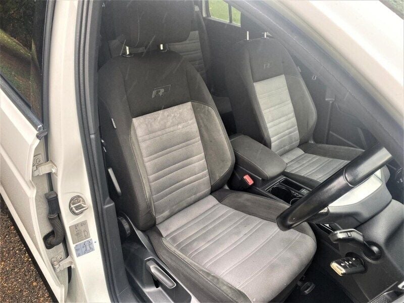 Used VW Touran R-line 148 HP (108 kW) 2018 Candy white MPV