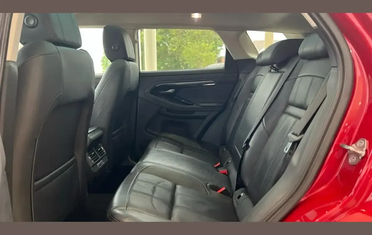 Used Land Rover Range Rover evoque SE 180 HP (132 kW) 2019 Red SUV