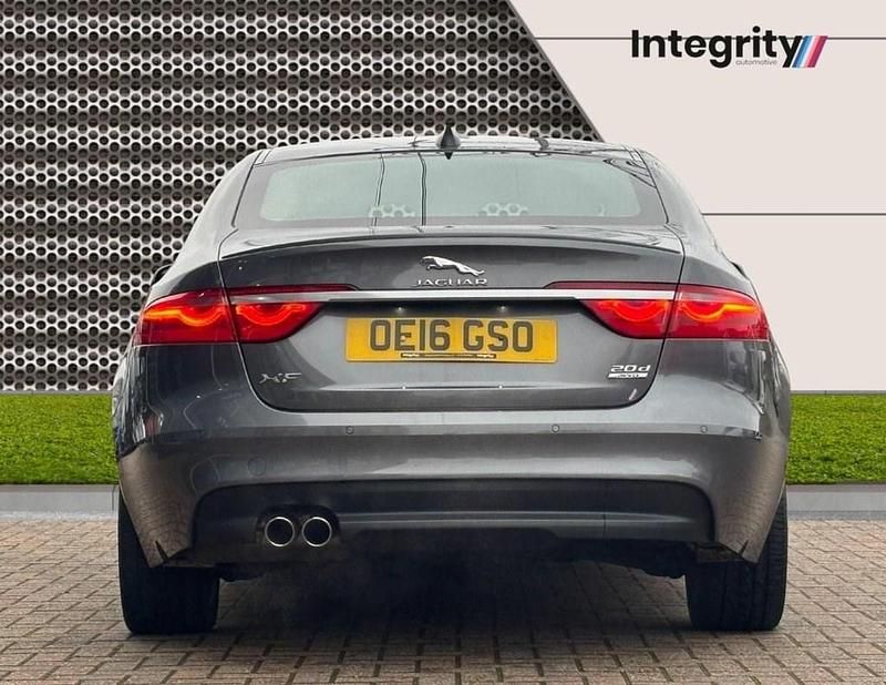 Second-hand Jaguar XF R-Sport 180 CP (132 kW) 2016 Gri Berlinǎ