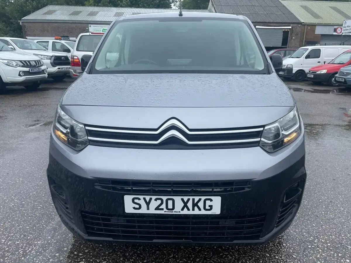 Used Citroën Berlingo Start 75 HP (55 kW) 2020 Grey MPV