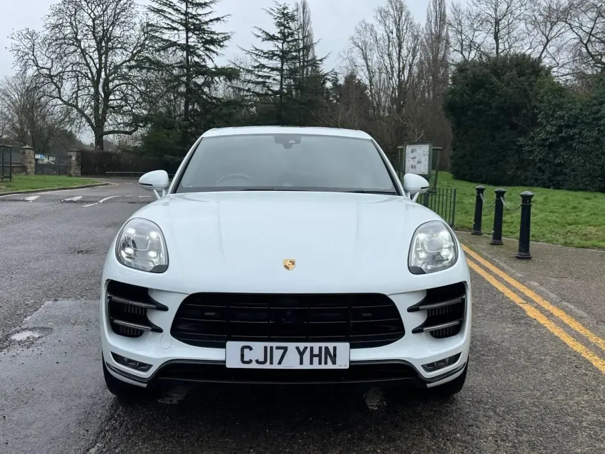 Usado Porsche Macan Turbo 400 HP (294 kW) 2017 Branco SUV