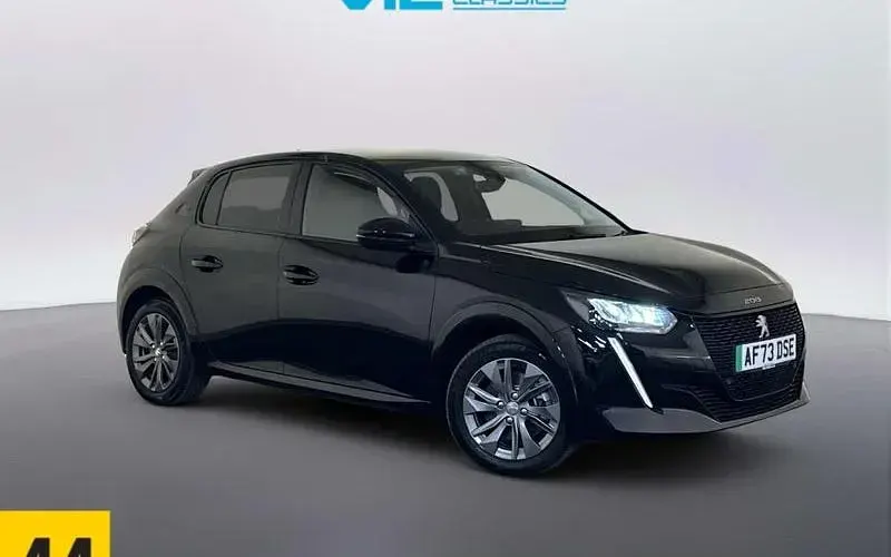 Second-hand Peugeot e-208 Active+ 100 kW (136 CP) 2023 Hatchback