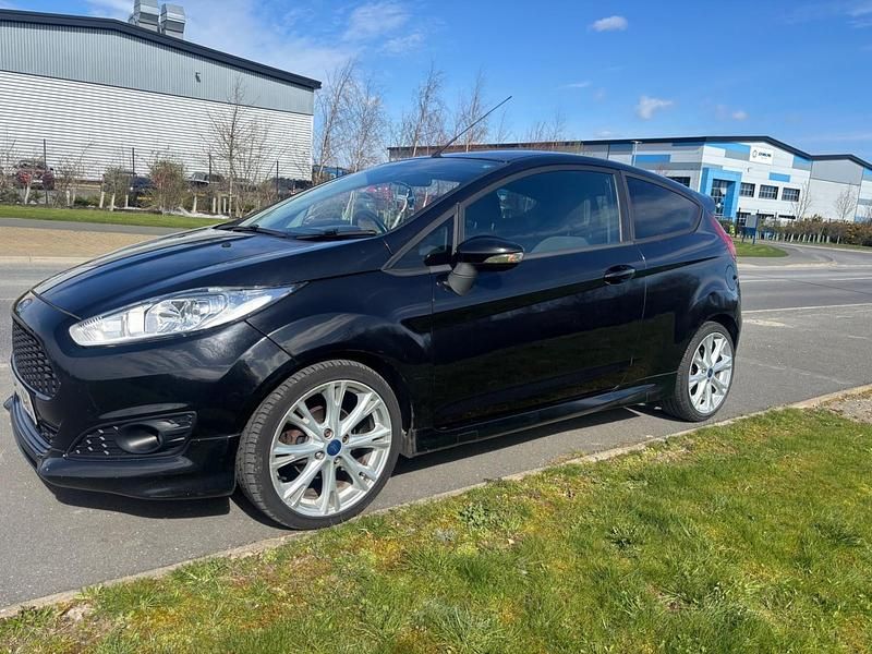 Used Ford Fiesta Zetec 125 HP (91 kW) 2014 Black Hatchback
