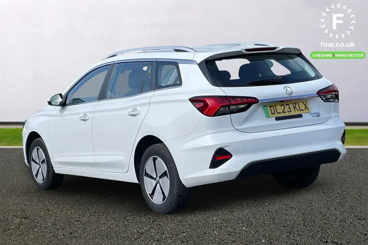 Used MG MG5 EV SE 114 kW (156 HP) 2022 White Estate