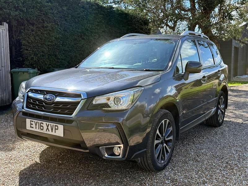 Begagnad Subaru Forester 2016 Grå SUV