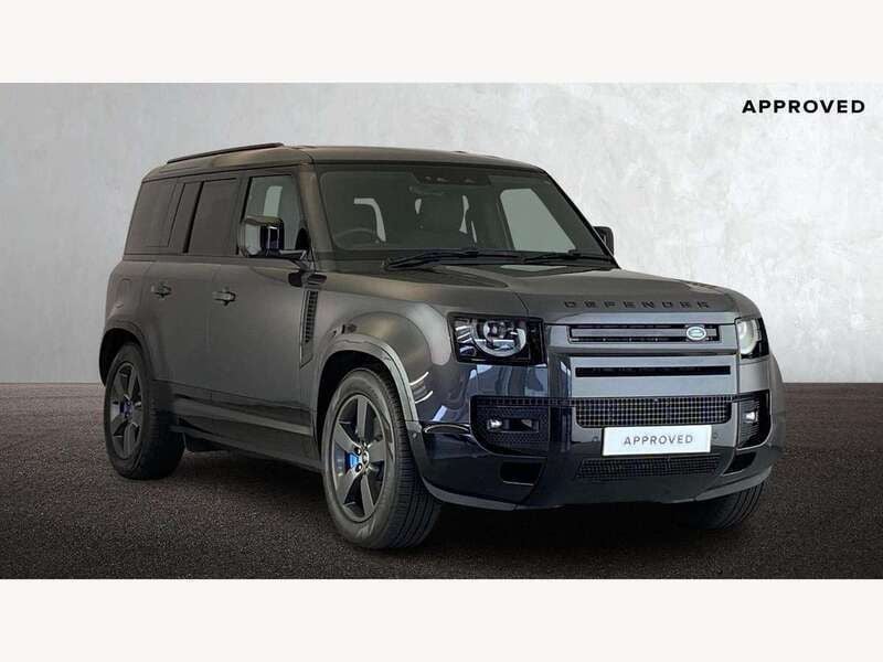 Grey Used 2025 Land Rover Defender HSE Dynamic SUV | £82,150 (Expensive) - Image 1/4