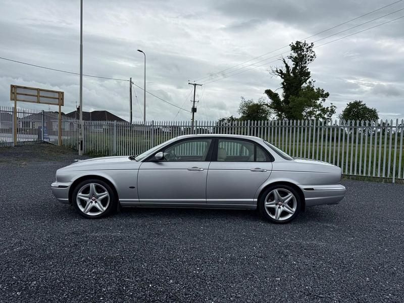 Used Jaguar XJ 204 HP (150 kW) 2005 Silver Sedan