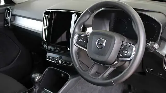 Second-hand Volvo XC40 Momentum 163 CP (119 kW) 2022 SUV