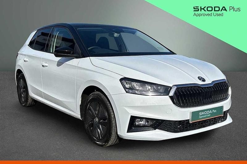 Used Skoda Fabia Design Edition 113 HP (83 kW) 2025 Moon white metallic black magic pearl effect Hatchback