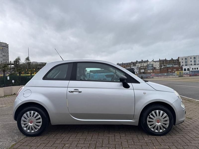 Usado Fiat 500 Pop 69 HP (50 kW) 2011 Prateado Citadino