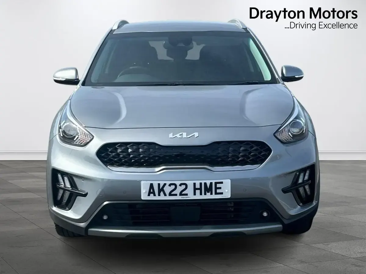 Used Kia Niro 139 HP (102 kW) 2022 Grey SUV