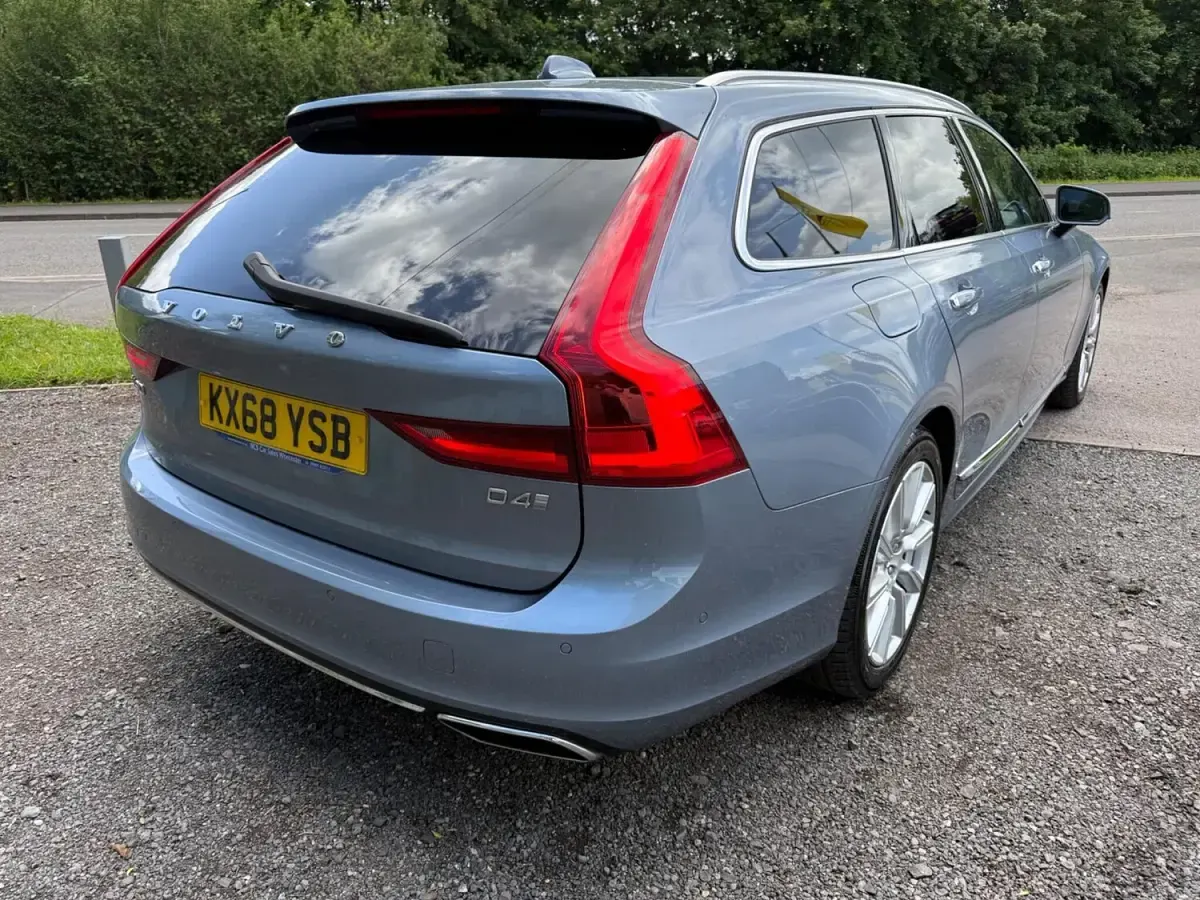 Used Volvo V90 Inscription 2018 Blue Estate
