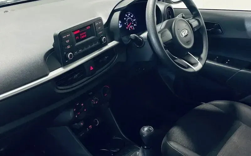 Used Kia Picanto 67 HP (49 kW) 2019 Silver Hatchback