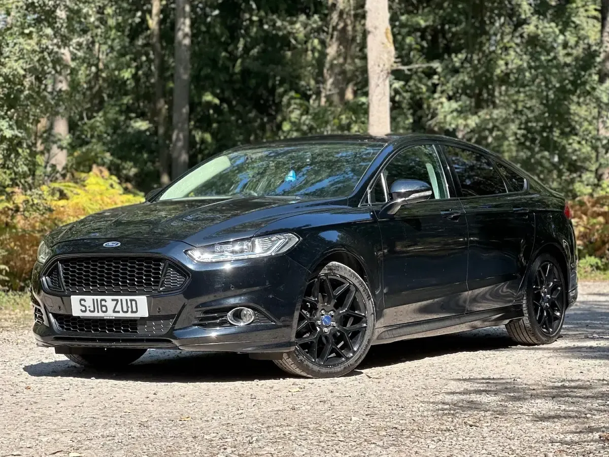 Used Ford Mondeo Titanium 180 HP (132 kW) 2016 Black Hatchback
