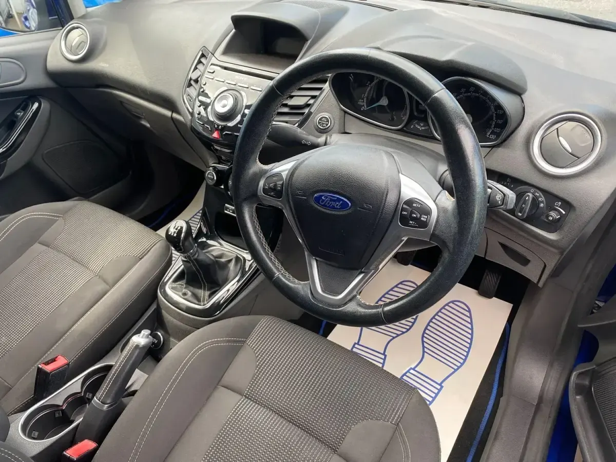 Usado Ford Fiesta Titanium 2017 Azul Citadino