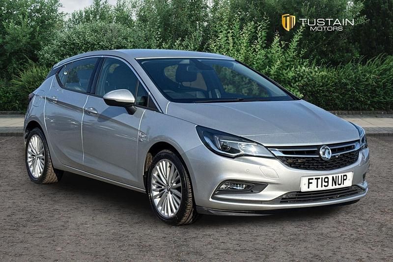 Used Vauxhall Astra Elite 150 HP (110 kW) 2019 Silver Hatchback