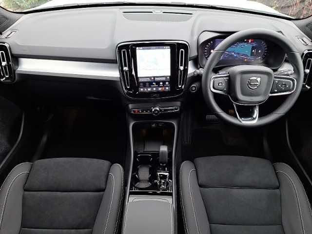 New Volvo XC40 Plus 161 HP (118 kW) 2026 SUV