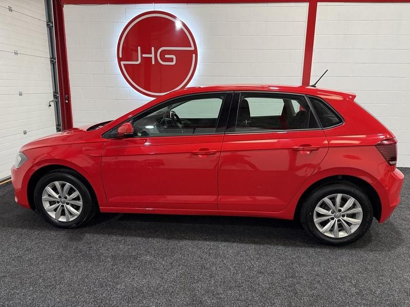 Used VW Polo SE 65 HP (47 kW) 2018 Red Hatchback