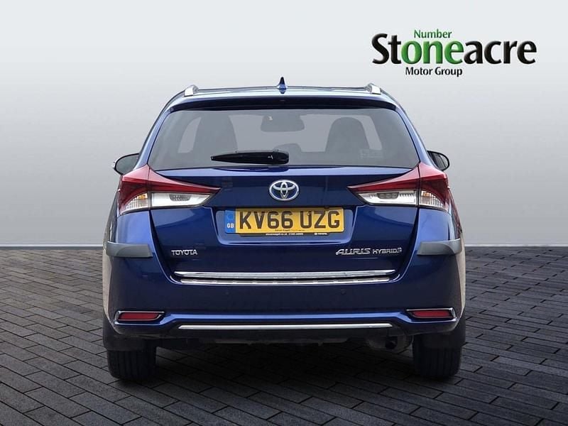 Used Toyota Auris Hybrid Sport 134 HP (98 kW) 2016 Blue Estate