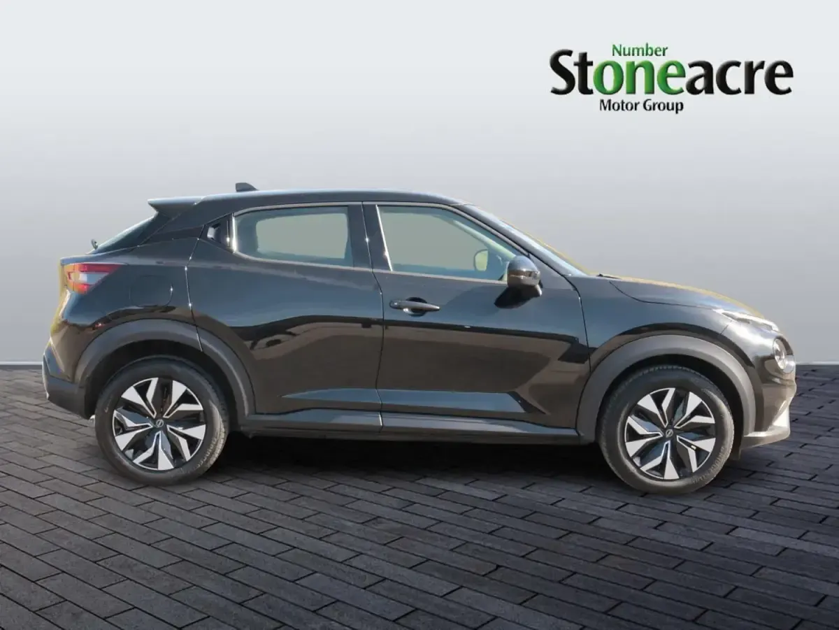 Używany Nissan Juke Acenta Premium 114 KM (83 kW) 2025 Czarny SUV
