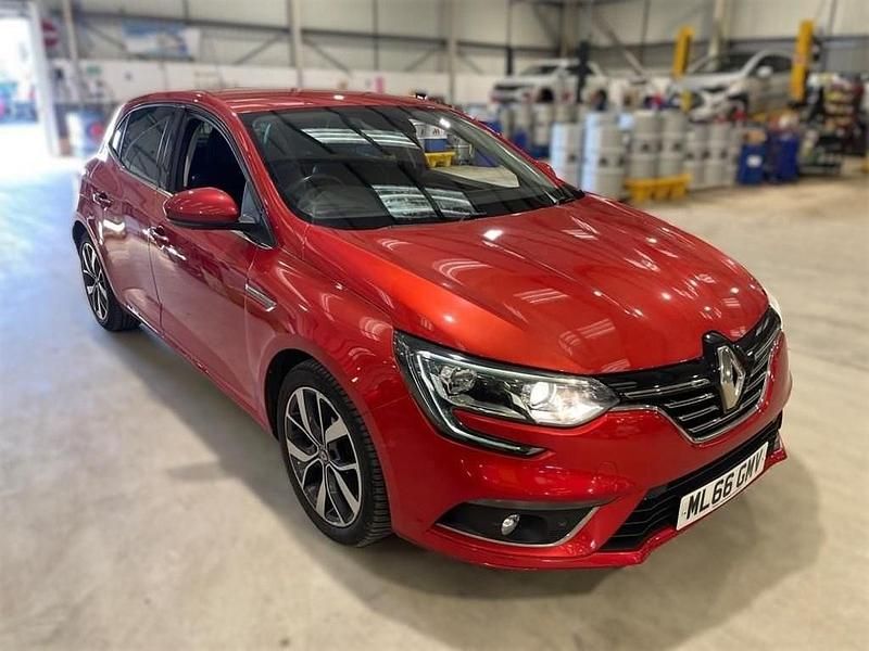 Used Renault Mégane IV Dynamique 110 HP (80 kW) 2016 Red Hatchback