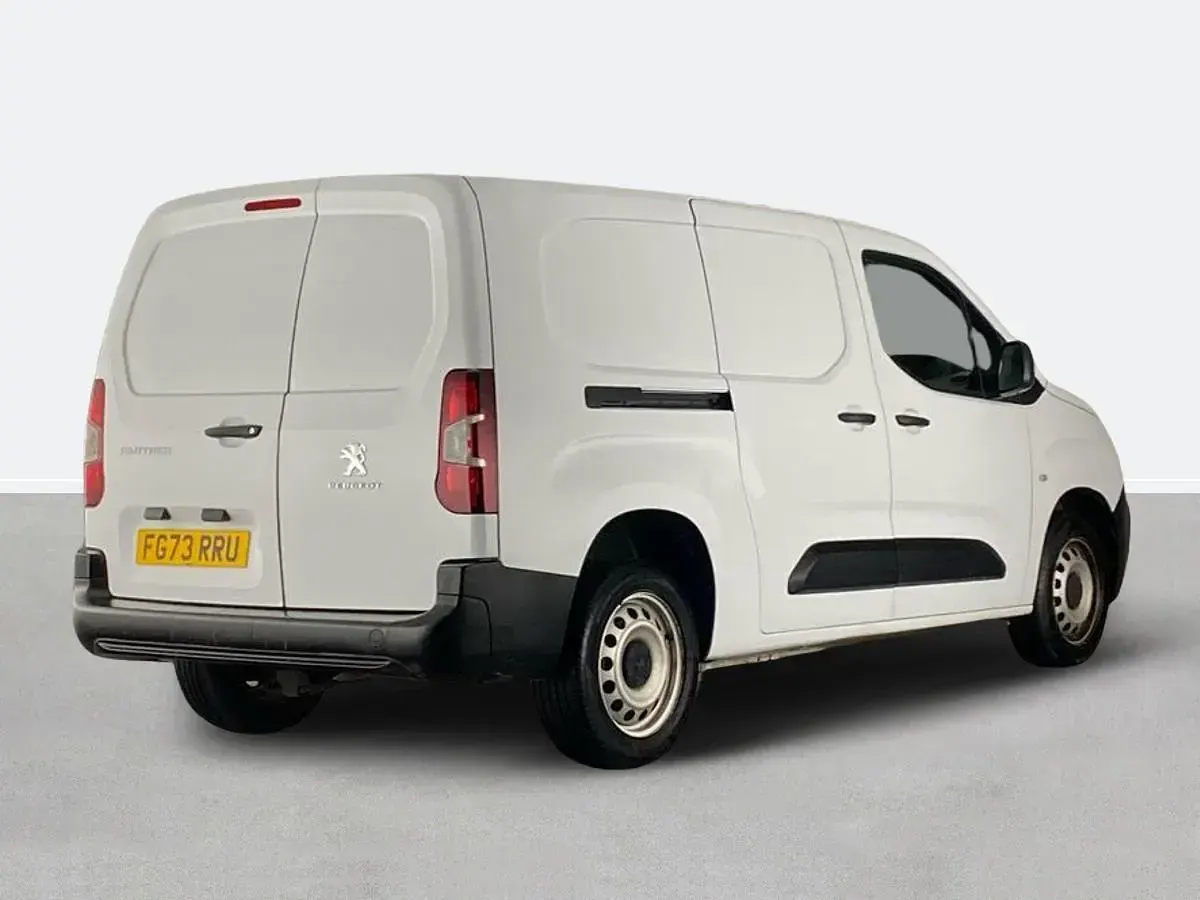 Used Peugeot Partner Premium 131 HP (96 kW) 2023 White MPV