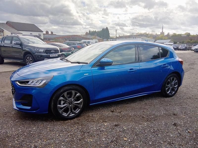 Used Ford Focus ST-Line 125 HP (91 kW) 2024 Blue Hatchback