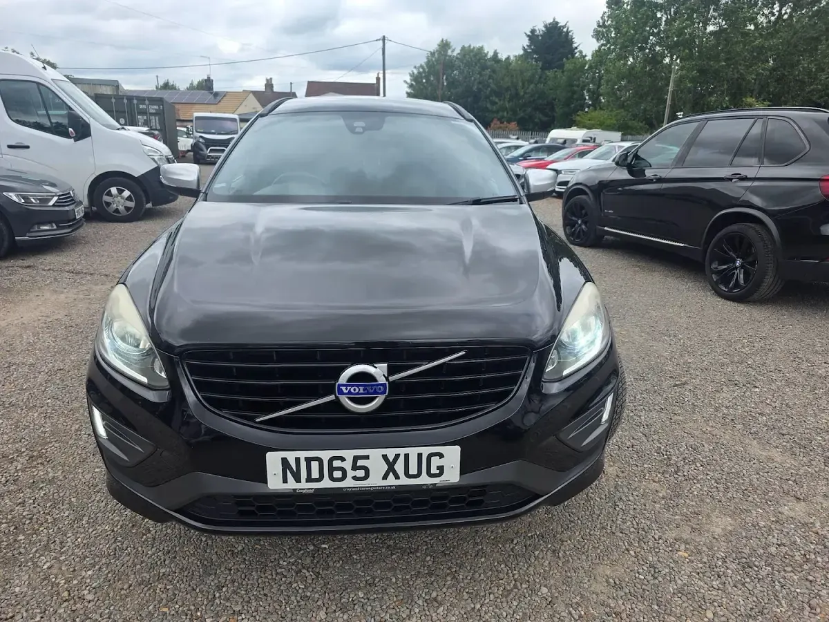 Used Volvo XC60 R-Design 190 HP (139 kW) 2016 Black SUV