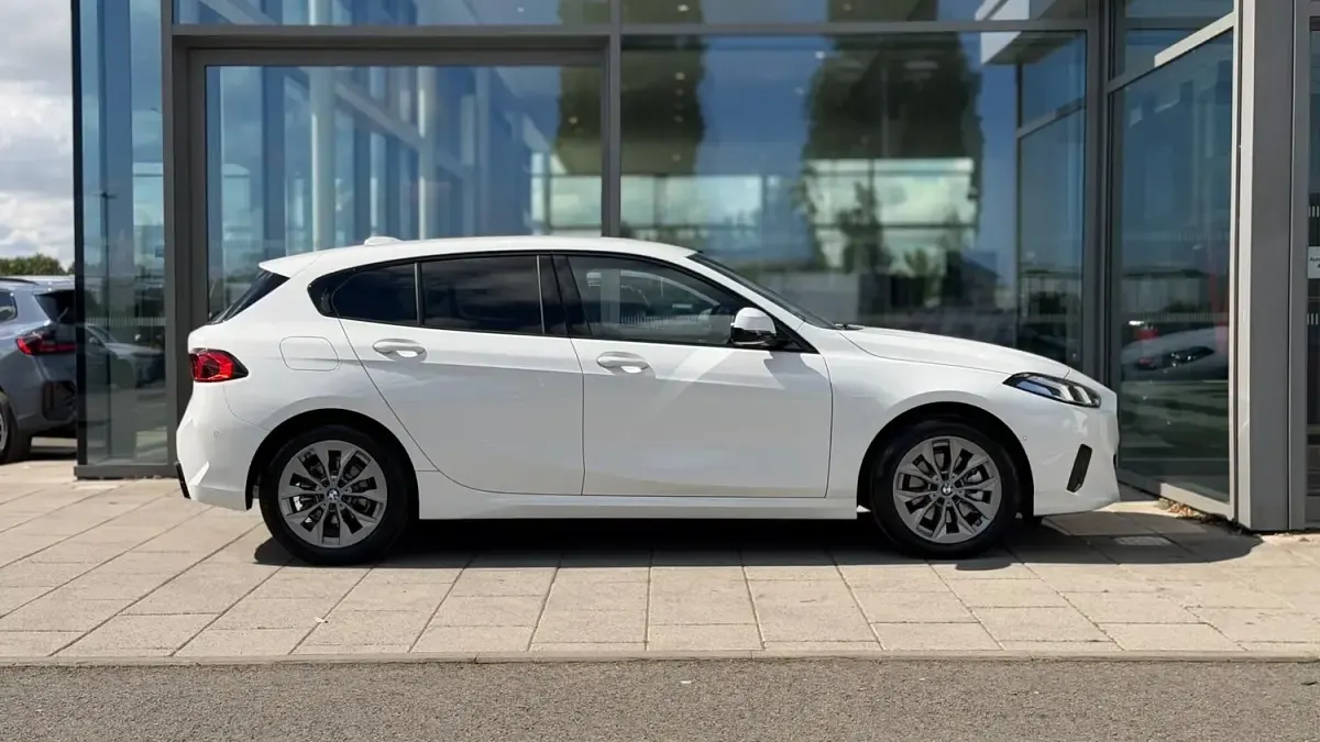 Used BMW 120 Sport Line 168 HP (123 kW) 2025 White Hatchback