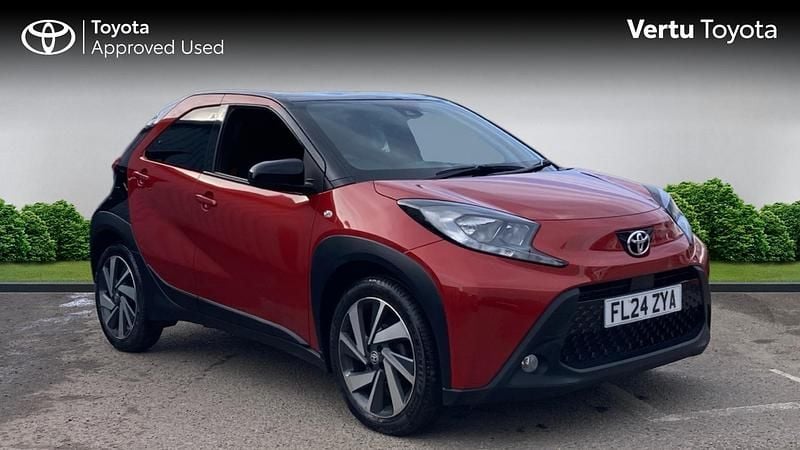 Used Toyota Aygo X 72 HP (52 kW) 2024 Red SUV
