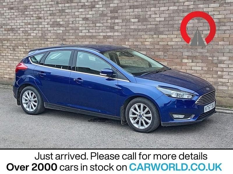 Used Ford Focus Titanium 125 HP (91 kW) 2018 Blue Hatchback