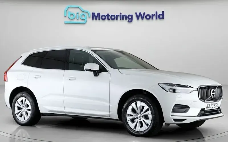 Used Volvo XC60 Momentum 250 HP (183 kW) 2020 SUV