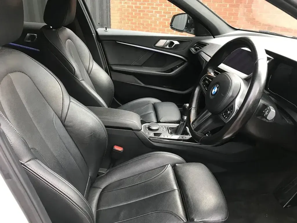 Used BMW 118 M Sport 140 HP (102 kW) 2020 White Hatchback
