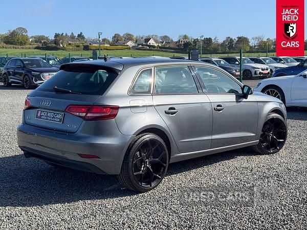 Begagnad Audi A3 116 HK (85 kW) 2018 Grå Sedan