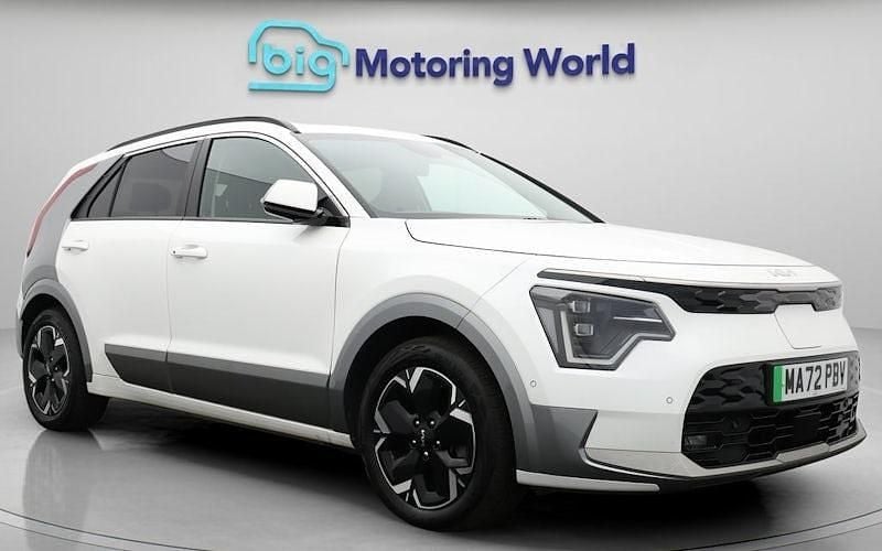 Used 2025 Kia e-Niro 4 SUV | £19,900 (Fair price) - Image 1/4