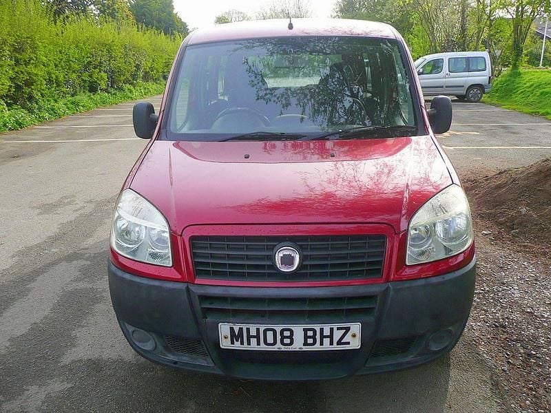 Used Fiat Doblò Active 2008 Red MPV