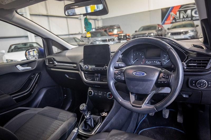 Used Ford Fiesta Zetec 100 HP (73 kW) 2017 Blue Hatchback