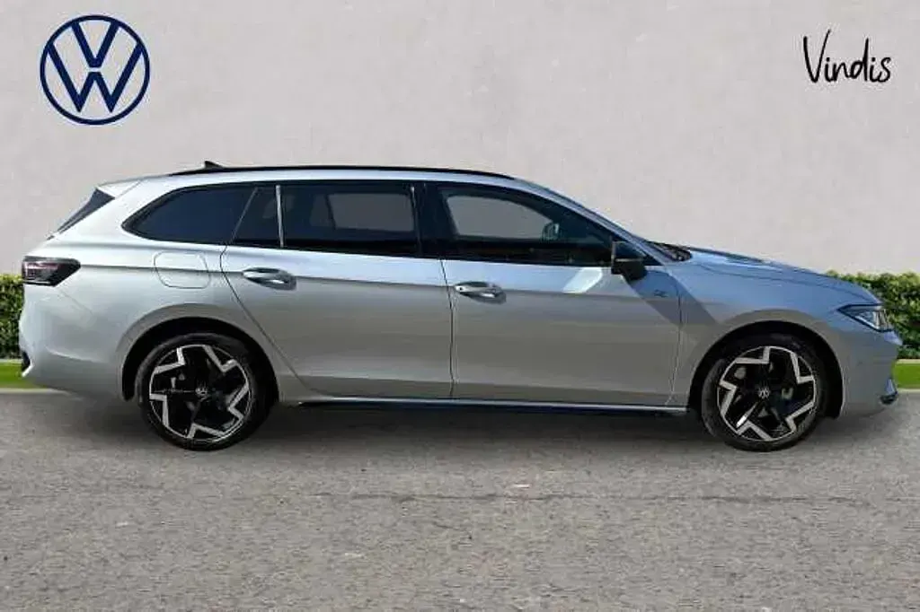 Used VW Passat 150 HP (110 kW) 2025 Estate