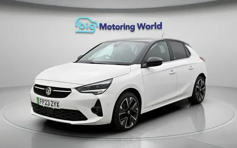 Used Vauxhall Corsa-e Ultimate 100 kW (136 HP) 2023 White Hatchback