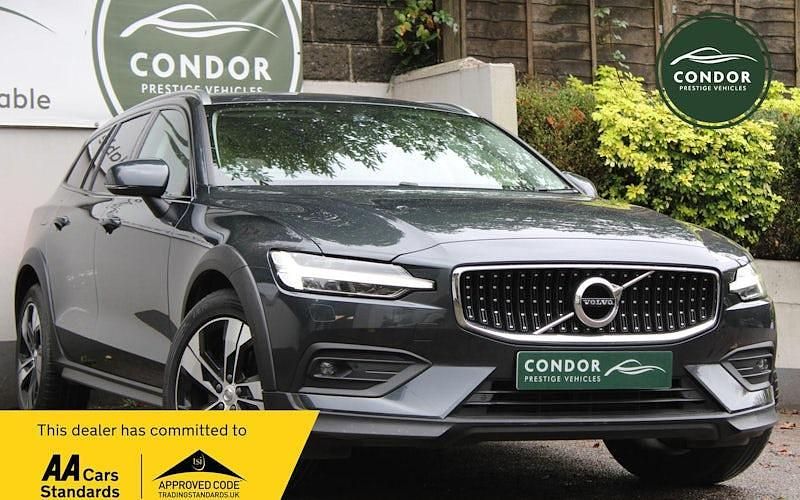 Usado Volvo V60 CC Plus 250 HP (183 kW) 2020 Carrinha