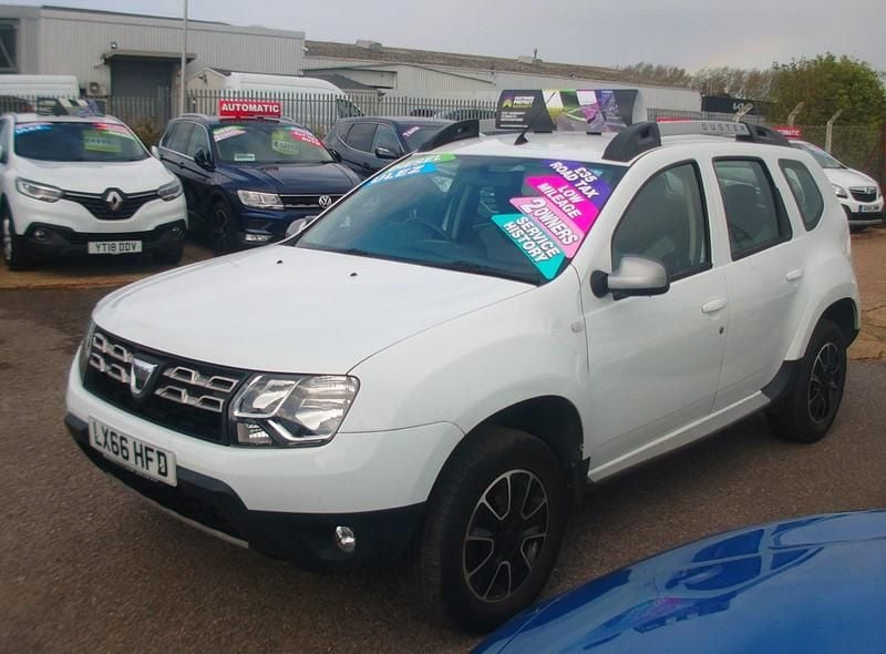 Used Dacia Duster Prestige 110 HP (80 kW) 2016 White SUV
