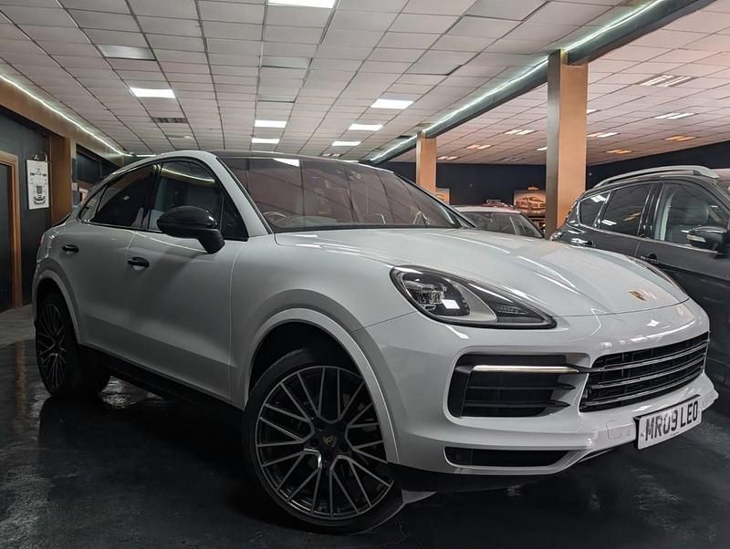White Used 2019 Porsche Cayenne SUV | £36,000 (A bit pricey) - Image 1/4