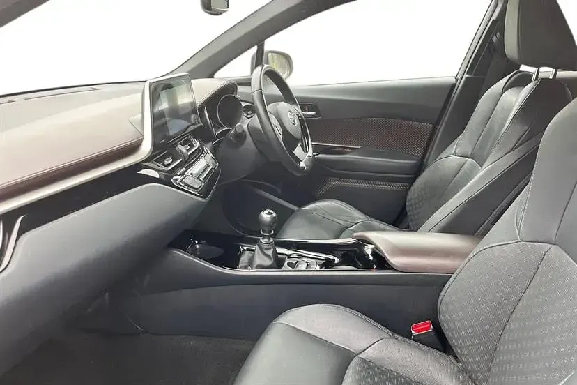Begagnad Toyota C-HR 116 HK (85 kW) 2019 Vit SUV