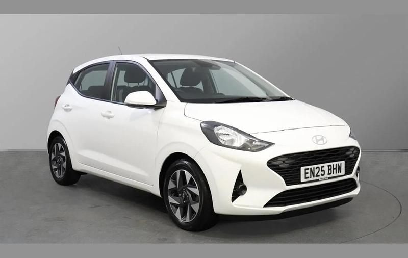 Used Hyundai i10 Advanced 63 HP (46 kW) 2025 White Hatchback