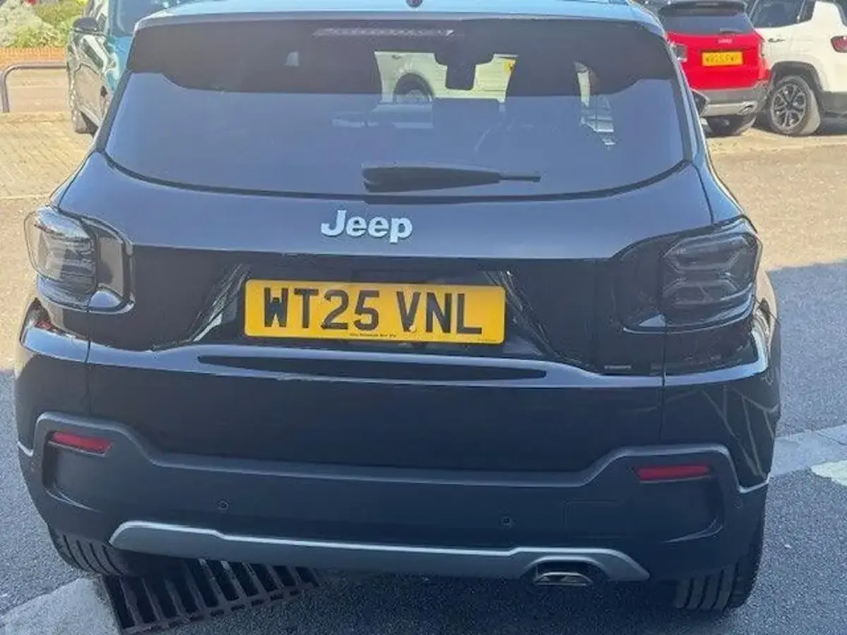 Used Jeep Avenger Summit 100 HP (73 kW) 2025 Black SUV