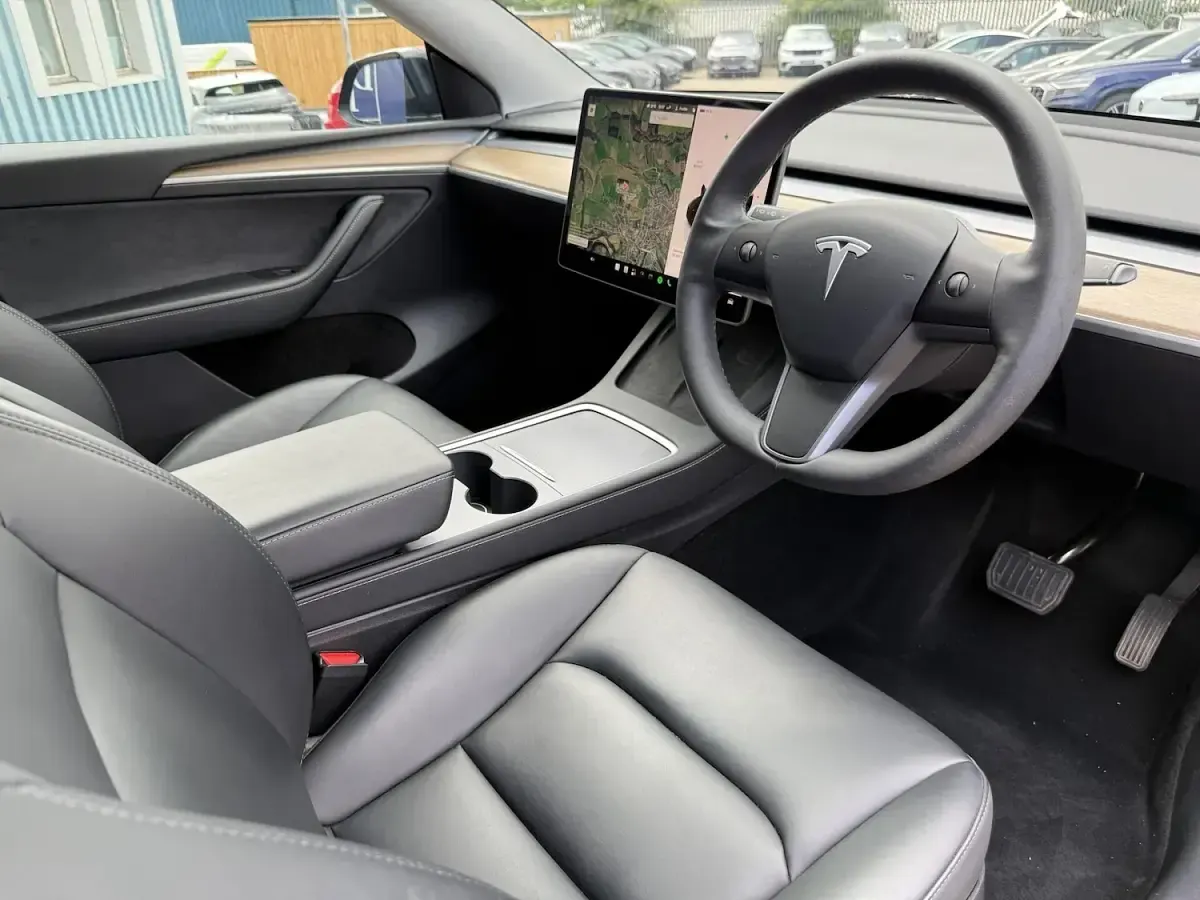 Used Tesla Model Y Long Range AWD 282 kW (384 HP) 2023 Black SUV