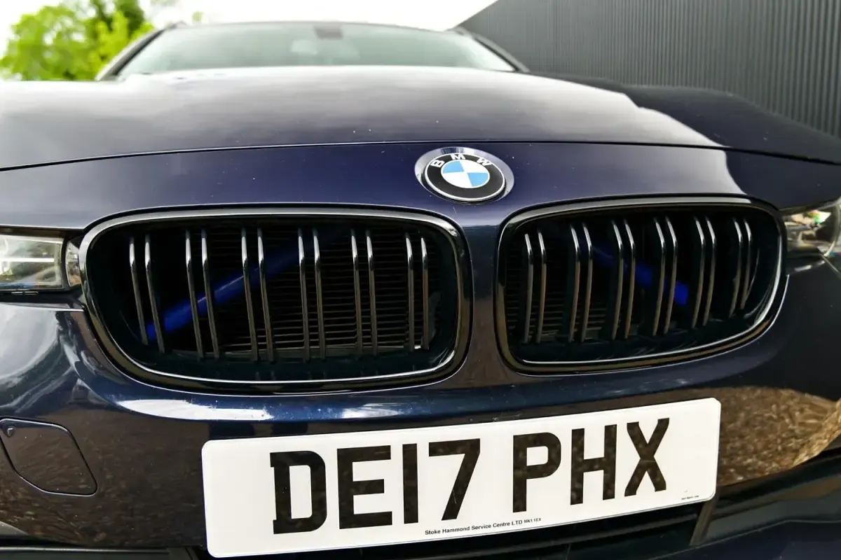 Used BMW 320 Efficient Dynamics 163 HP (119 kW) 2017 Blue Estate