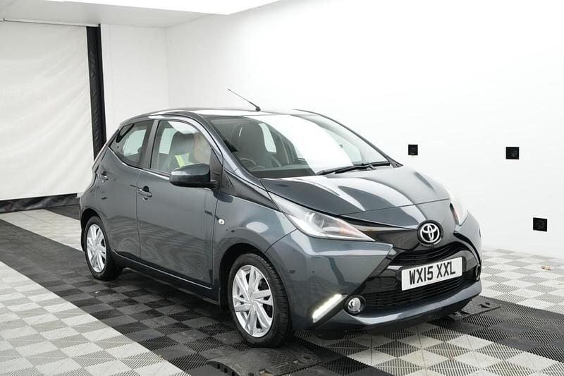 Grey Used 2015 Toyota Aygo x-press Hatchback | £7,790 (Fair price) - Image 1/4