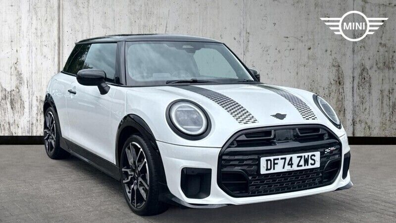 White Used 2024 Mini Cooper S Hatch Hatchback | £28,499 (Expensive) - Image 1/4