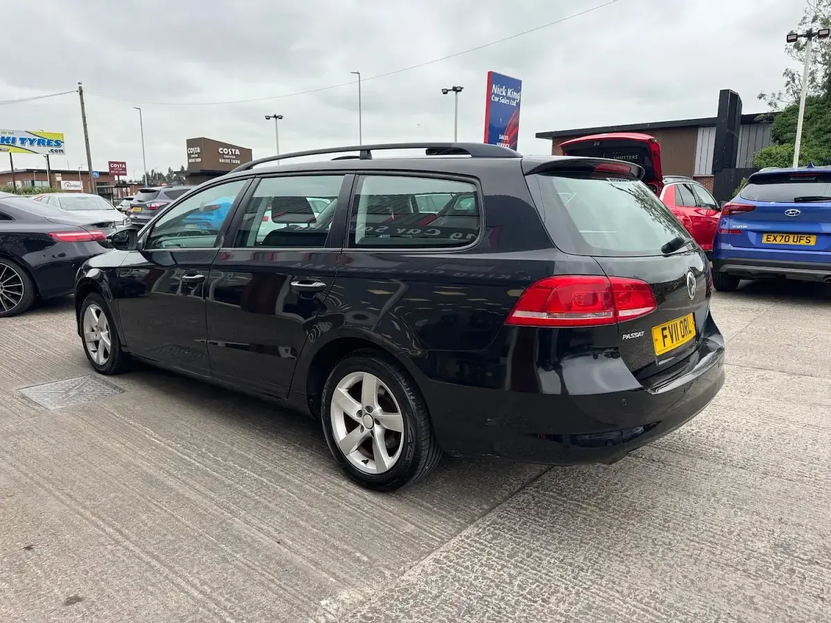 Used VW Passat S 105 HP (77 kW) 2011 Black Estate